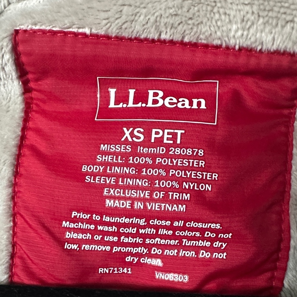 L.L. Bean Red Polyester Jacket - Picture 2 of 4